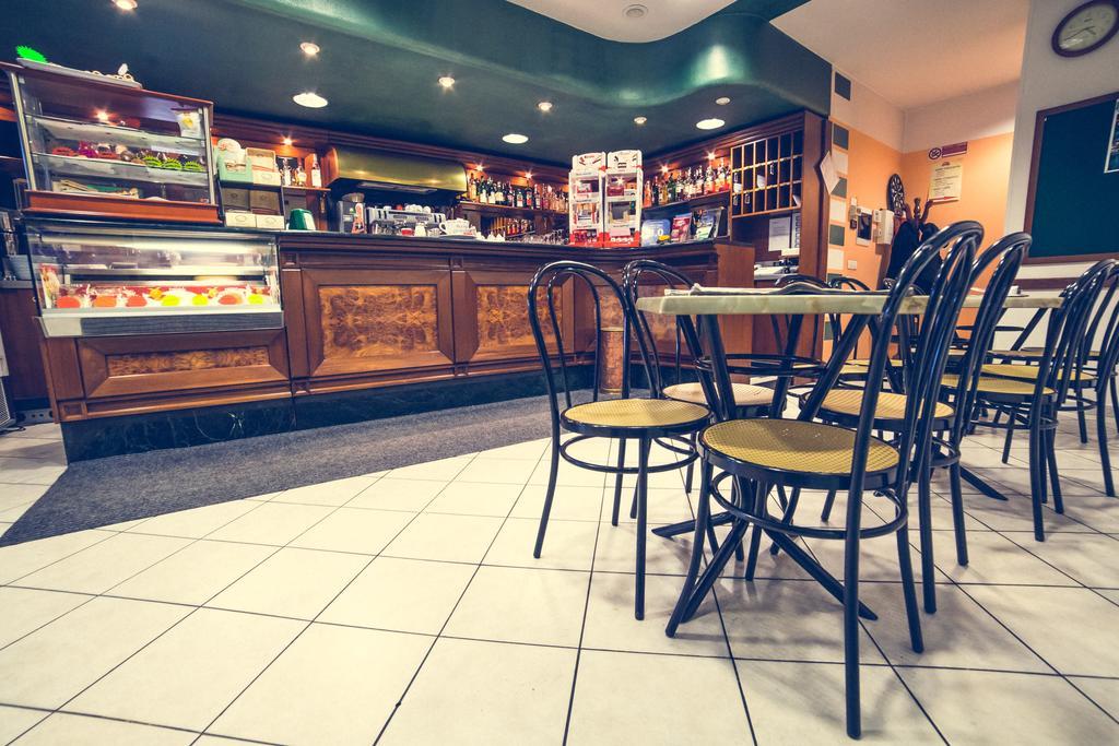 Hotel La Gaietta Millesimo Екстер'єр фото