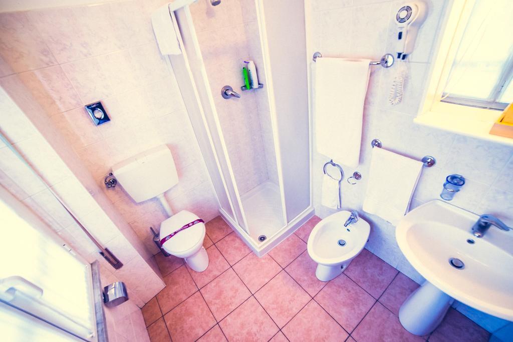 Hotel La Gaietta Millesimo Екстер'єр фото